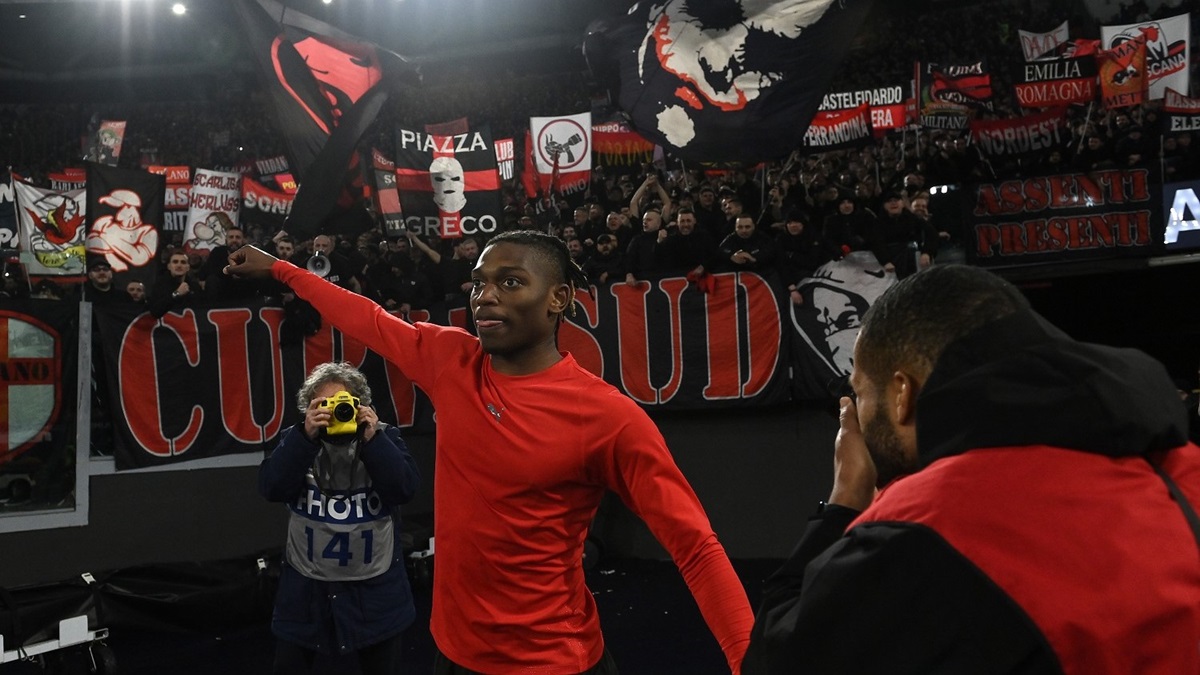 leao-tifosi-milan-curva-sud