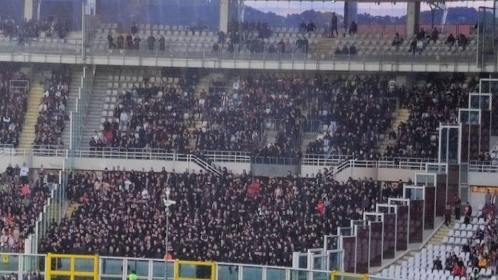 Curva Sud Milan Torino