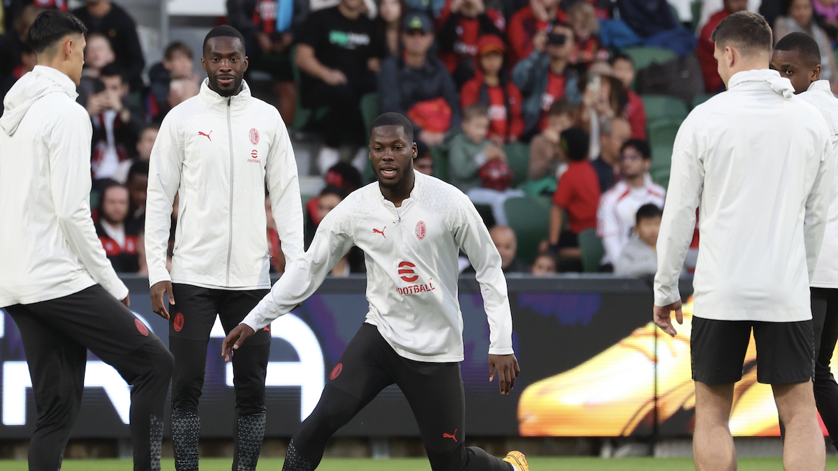 musah-allenamento-milan-riscaldamento